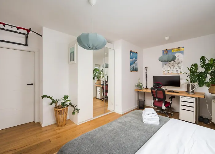 W411 Marina Mokotow - View With Balcony, Workspace & Parking, Close To Airport & Center Appartement