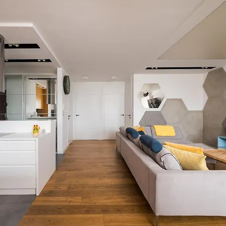 דירה W411 Marina Mokotow - View With Balcony, Workspace & Parking, Close To Airport & Center ורשה